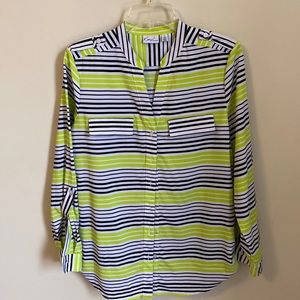 Cool, comfortable blouse. Great to wear to the office over a tank or t-shirt.